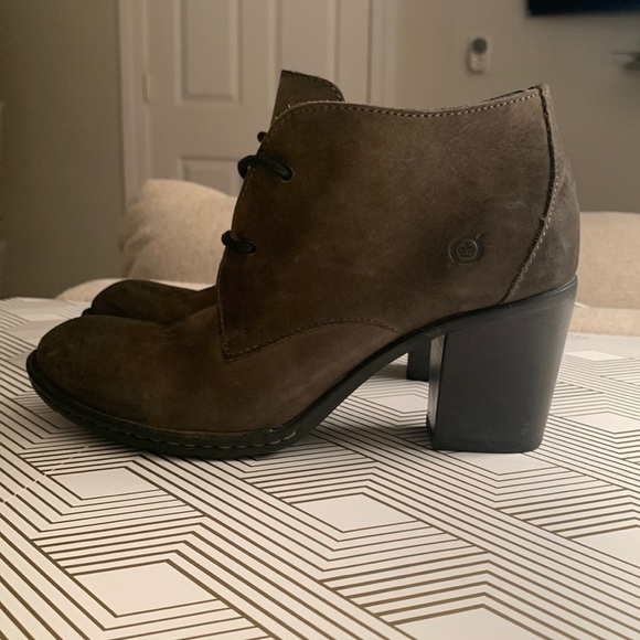 Born Gray Oxford Nubuck Leather Lace up Ankle Bootie Size 9 - Picture 1 of 9